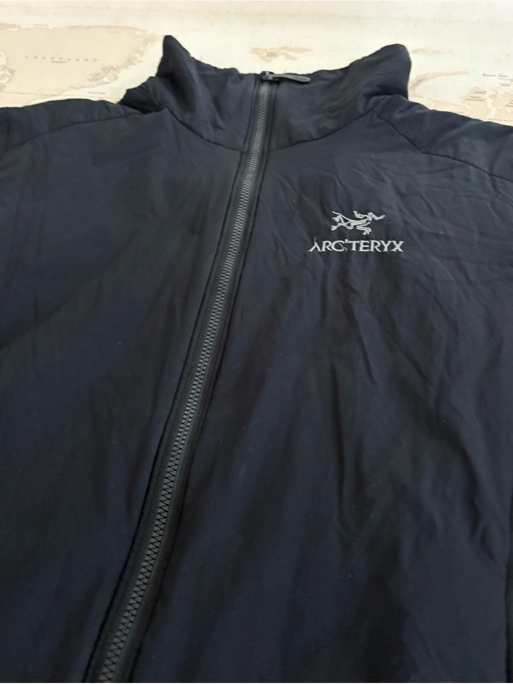 Arc'teryx Atom SL Insulated Jacket Size Medium Black - Picture 3 of 16